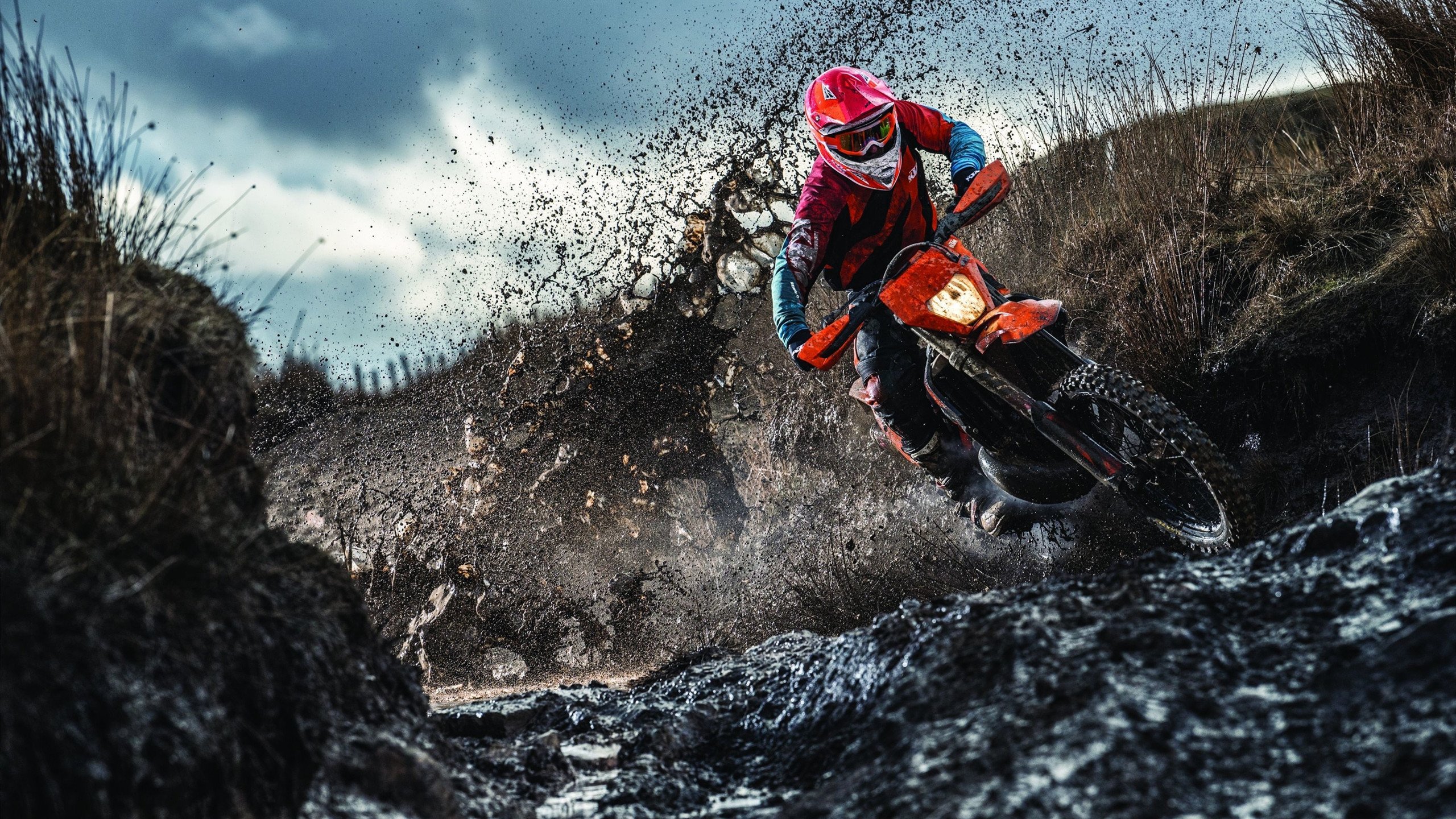 中长距离游泳节奏控制精准，中长距离游泳属于有氧运动吗