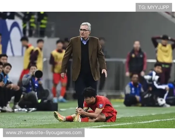 国足主帅接受媒体采访，国足主帅接受媒体采访了吗